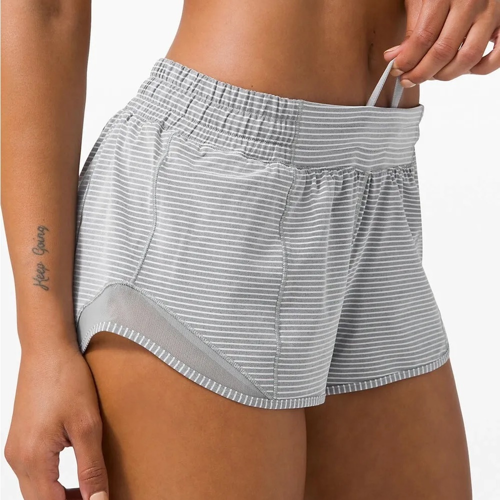 Lululemon hotty hot striped shorts size 4